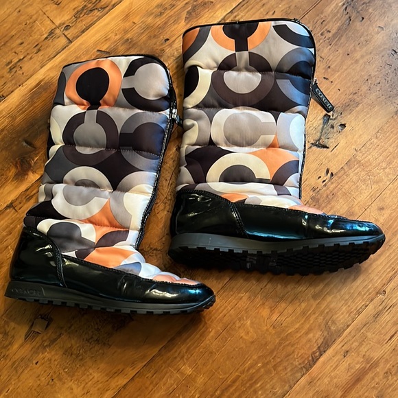 SALE‼️Coach puffy - Picture 4 of 9